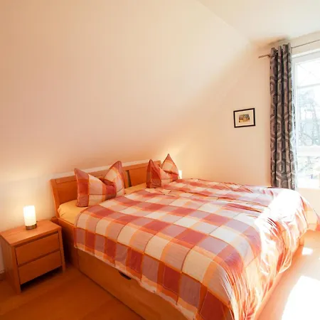 Ginger Am Bodden Eingezaeunt & Hundefreundlich * Bodstedt